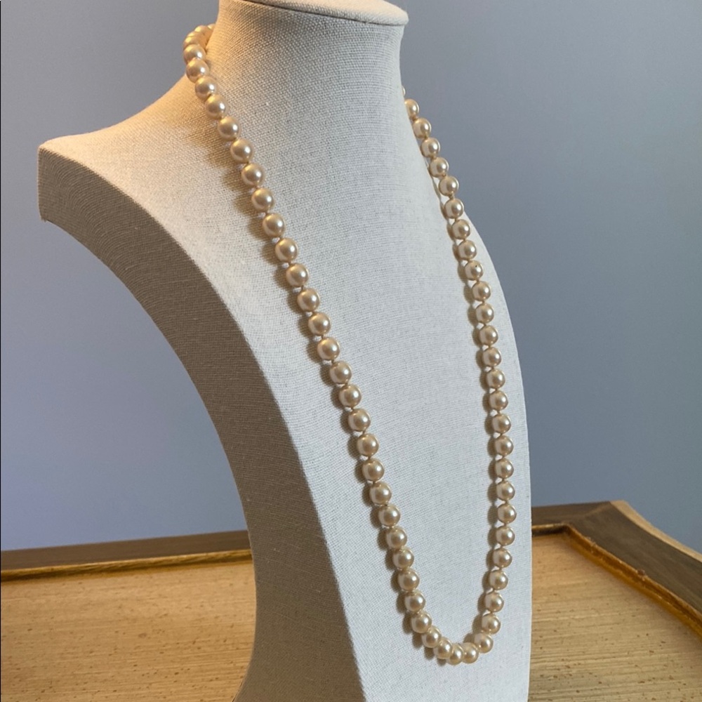 Elegant Vintage Matinee Pearl Necklace